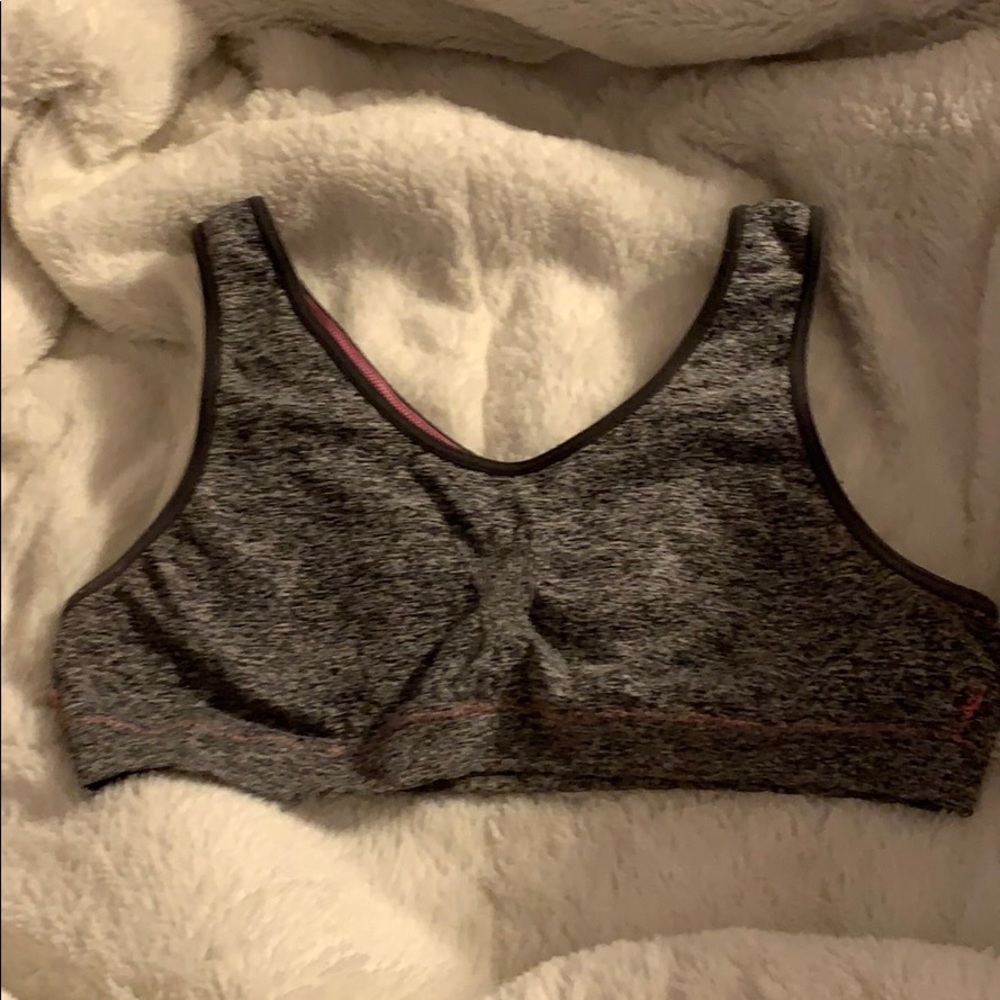 sports bra